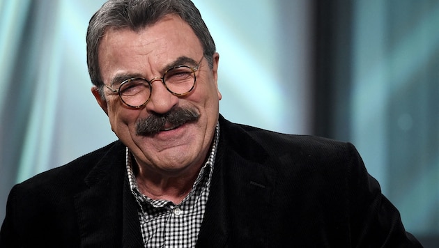 The moustache still suits him: "Magnum" star Tom Selleck is 80! (Bild: APA/Getty Images via AFP/GETTY IMAGES/Jamie McCarthy)