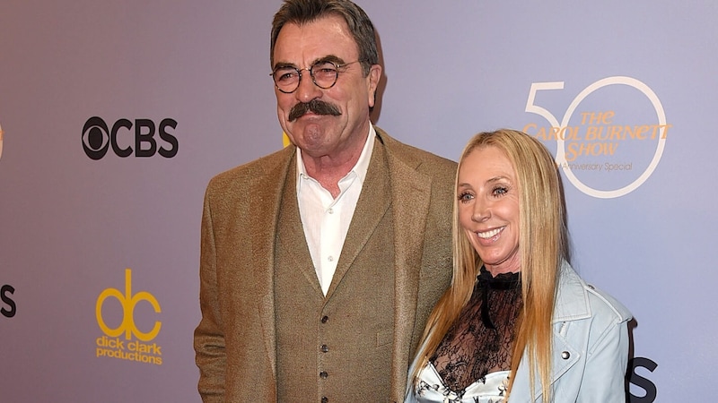 Selleck lives with his wife Jillie Mack on a ranch in California. (Bild: APA/AFP/GETTY IMAGES/KEVIN WINTER)