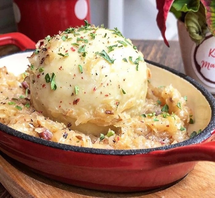Sowohl süß als auch salzig: Bei der „Knödel Manufaktur“ wird nach Omas Rezept gekocht.