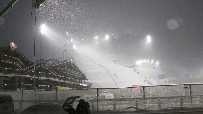 Ski races under floodlights have a special flair.