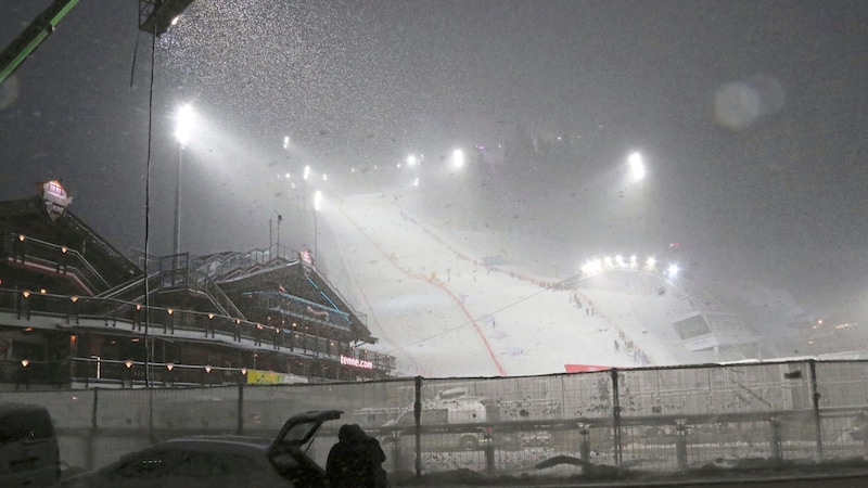 Ski races under floodlights have a special flair. (Bild: Jauschowetz Christian/Christian Jauschowetz)