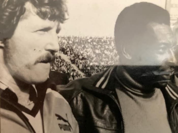Willi Kreuz mit „Fußballgott“ Pelé.