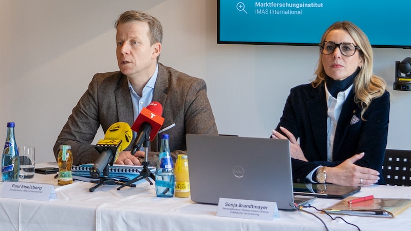 Sonja Brandtmayer from Wiener Städtische Versicherung and Paul Eiselsberg from IMAS. (Bild: Tiroler Sparkasse/Sandra Meraner)