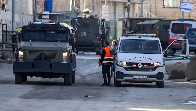 Israeli roadblock in the city of Jenin (Bild: APA/AFP/JAAFAR ASHTIYEH)