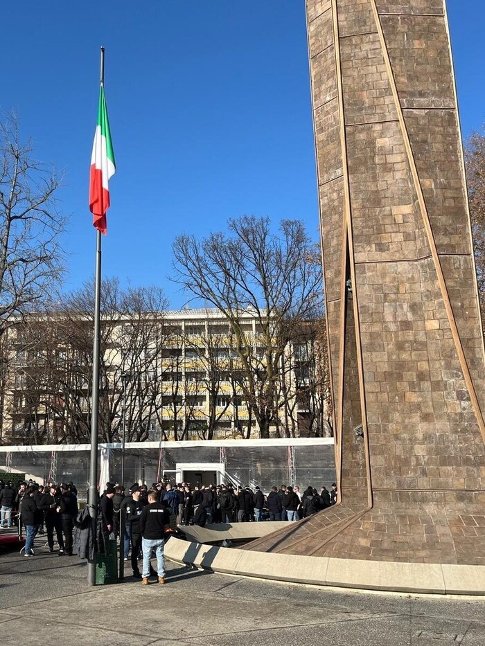 The Sturm fans under the Italian flag.