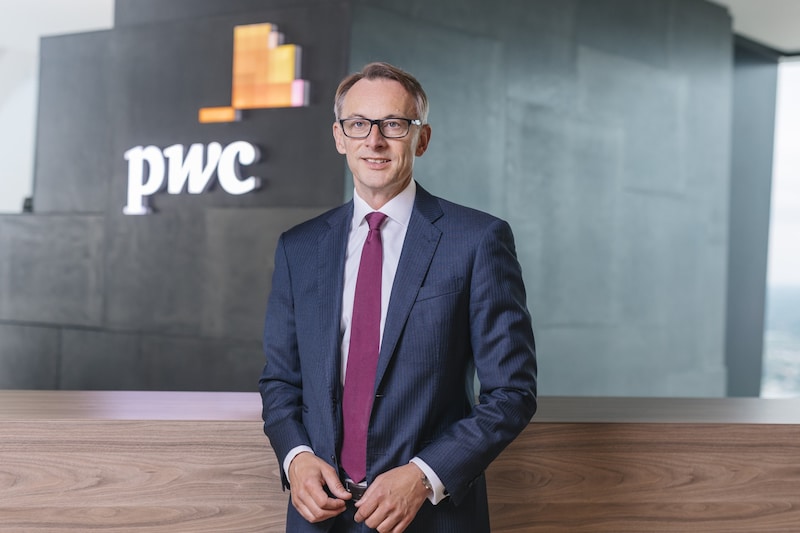 PwC CEO Rudolf Krickl: "Cyber attacks on very well-known companies almost every day." (Bild: NADINE STUDENY PHOTOGRAPHY)