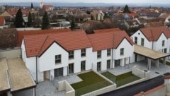 Für ein Reihenhaus in St. Margarethen musste man bis vor kurzem 1600 Euro Miete hinblättern. Nun kostet es rund 1450 Euro.  (Bild: NEBAU)