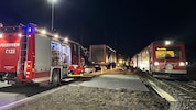 Der Lkw wollte ein Firmengelände verlassen, als es zum Unfall kam.
