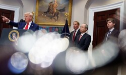 Trump, Ellison, Son und Altman bei der Ankündigung von Projekt „Stargate“.