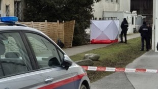 Montagmittag wurden in einem Garten in Hall die sterblichen Überreste gefunden. (Bild: ZOOM Tirol/Krone KREATIV)