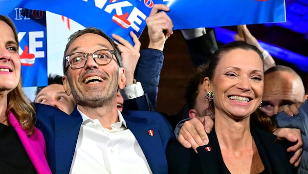 FPÖ leader Herbert Kickl and his party colleague Susanne Fürst (Bild: APA/ROLAND SCHLAGER)