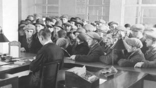 Andrang von Arbeitslosen am Arbeitsamt Steyr in der Ersten Republik (Bild: Rübelt, Lothar / ÖNB-Bildarchiv / picturedesk.com)