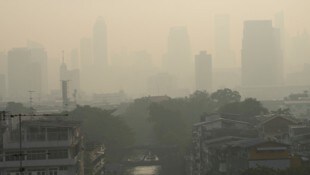 Im Freien herrscht seit Jahresbeginn in vielen Regionen Thailands massive Gefahr.