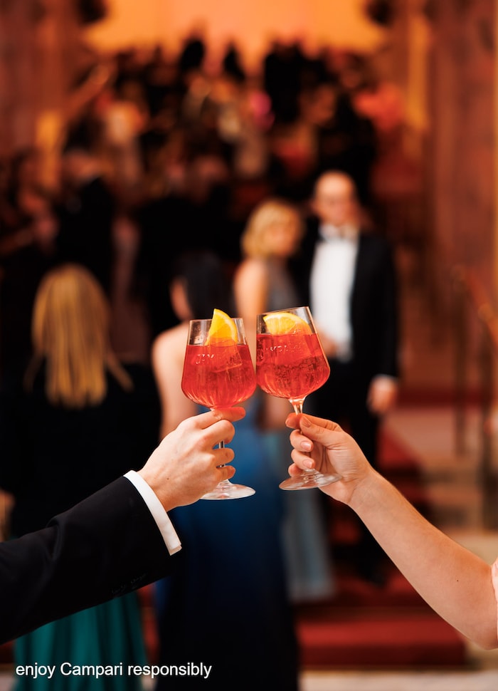 Der Campari Salon beim Wiener Kaffeesiederball sorgt für die passende Auszeit.