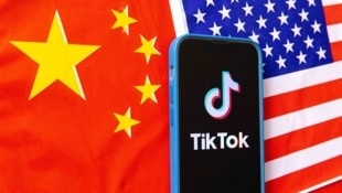 Spionage-Instrument oder harmlose Online-Gaudi: TikTok droht in den USA das Aus.  (Bild: picturedesk.com/Stanislav Kogiku / picturedesk.com)