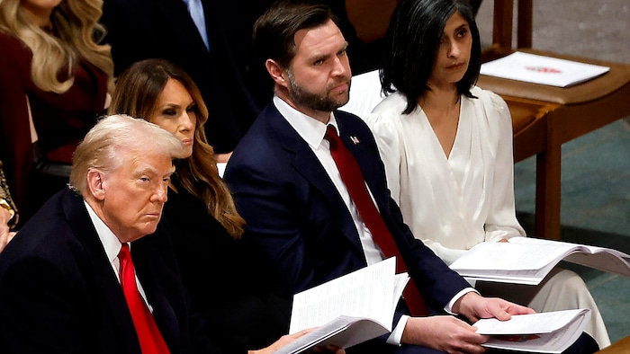 Donald Trump lauschte mit versteinerter Miene den Worten der Bischöfin.