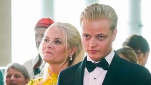 Kronprinzessin Mette-Marit und ihr Skandal-Sohn Marius, der gerade einen Entzug gemacht haben soll.  (Bild: Lise Aaserud / NTB)