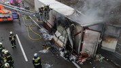 Der Anhänger eines Lkw stand Mittwochvormittag in Brand.