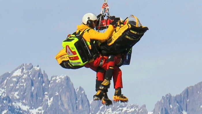 Felix Hacker wurde in Kitzbühel mit dem Hubschrauber weggebracht.