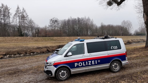 Die Polizei sicherte den Fundort in Lustenau.  (Bild: Maurice Shourot)