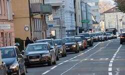 Parken in der Innenstadt könnte künftig teurer werden, am Messeparkplatz dafür günstiger.