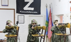 „Übung“ mitten im Klassenzimmer. Das „Z“ ist ein russisches Militärzeichen und ein Symbol für ...