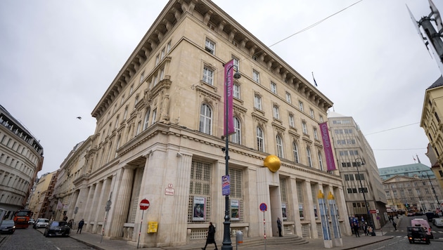 Die Immobilie im ersten Bezirk in Wien beheimatet aktuell den Verfassungsgerichtshof und das Bank Austria Kunstforum. (Bild: picturedesk.com/GEORG HOCHMUTH)