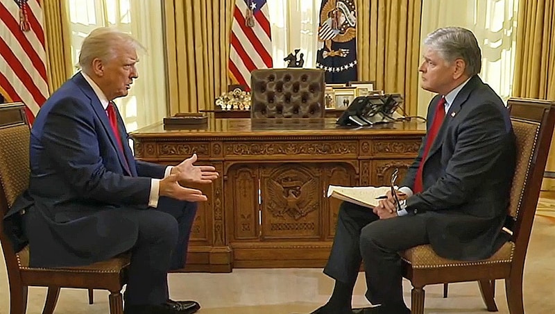 Interviewt wurde Donald Trump von Sean Hannity, einem bekannten Moderater von Trumps Haus-und Hofsenders Fox News. (Bild: Fox News)