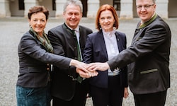 Landwirtschaftskammerpräsident Franz Titschenbacher zieht sich aus allen Funktionen zurück. ...