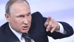 Wladimir Putin ist mit der Entwicklung der russischen Wirtschaft unzufrieden. (Bild: AFP/Natalia KOLESNIKOVA)