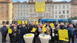 Viele Grazer Innenstadtunternehmer sind am Donnerstag dem Ruf der WKO rund um Josef Herk und Bernhard Bauer gefolgt. (Bild: Jauschowetz Christian)