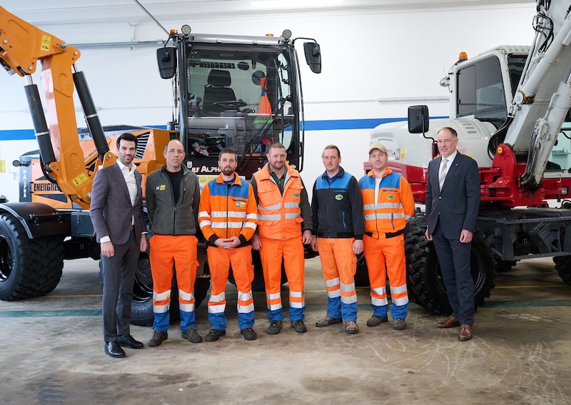 Road construction creates jobs and offers young people in particular the chance to receive sound training. Currently, 51 apprentices are being trained in 35 road maintenance depots. (Bild: NLK Pfeiffer)