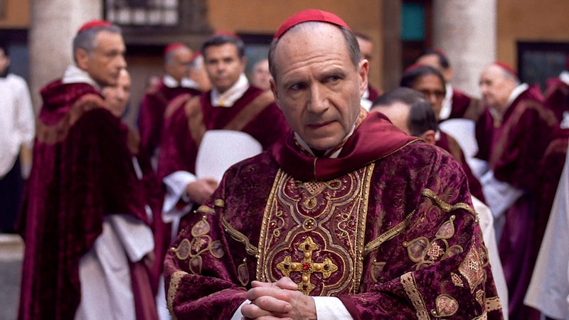 The film "Conclave" with Ralph Fiennes is also nominated for an Oscar. But does it really have a chance of winning? (Bild: Focus Features via AP)