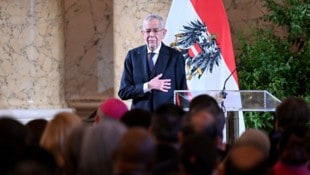 Bundespräsident Alexander Van der Bellen beim Neujahrempfang des Bundespräsidenten für das Diplomatische Corps am Donnerstag (Bild: APA/ROLAND SCHLAGER)