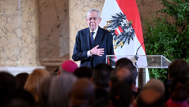 Bundespräsident Alexander Van der Bellen beim Neujahrempfang des Bundespräsidenten für das Diplomatische Corps am Donnerstag (Bild: APA/ROLAND SCHLAGER)