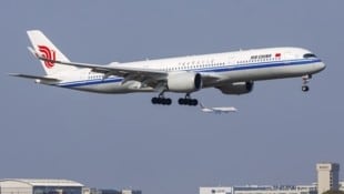 Fluglinien wie Air China fliegen weiterhin über russisches Territorium. Wie gefährlich ist das?  (Bild: picturedesk.com/Markus Mainka / imageBROKER / picturedesk.com)