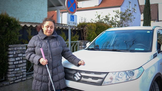 Gülfide Egrigöz has a valid disabled pass, but the blind woman from Traun still has to pay the fine for being towed away. (Bild: Einöder Horst/Horst Einöder/Flashpictures)