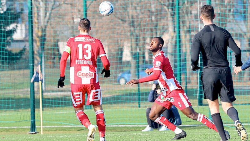 Mit Winterzugang Sadik Fofana (r.) und Antonio Tikvic hofft der GAK für den Abstiegskampf gerüstet zu sein. (Bild: GEPA/GEPA pictures)