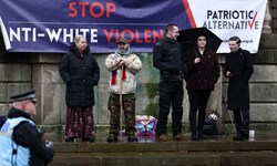 Demonstranten versammelten sich am Donnerstag vor dem Gericht in Liverpool.