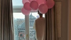 Ariana Grande feierte ihre erste Oscar-Nominierung mit einem Kinderfoto und rosaroten Luftballons. (Bild: instagram.com/ethanslater)