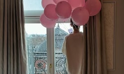 Ariana Grande feierte ihre erste Oscar-Nominierung mit einem Kinderfoto und rosaroten ...