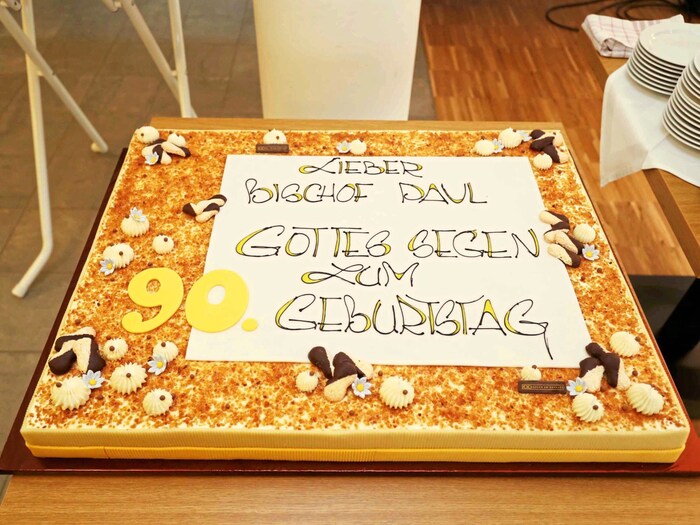 Freude hatte Iby auch mit der Jubiläumstorte.