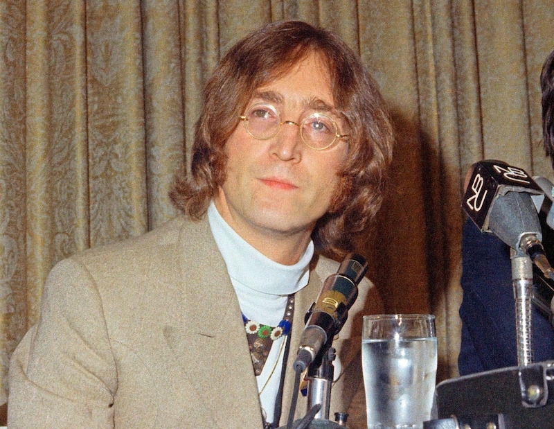 With his music idol John Lennon, Höpfl wants to score points above all in the cultural scene of the Waldviertel district town. (Bild: AP ( via APA) Austria Presse Agentur/Copyright 2016 The Associated Press. All rights reserved.)