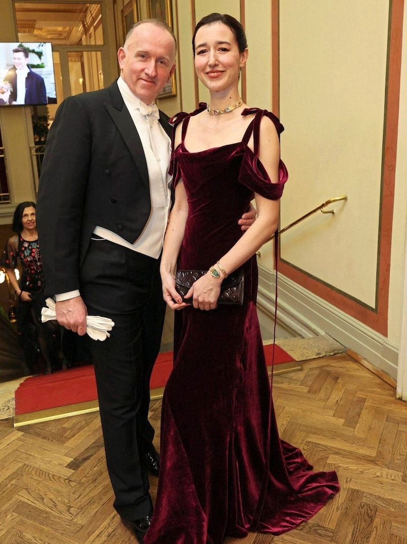 Philharmonikerball-Organisator Paul Halwax mit seiner Ehefrau, Cellistin Maddalena Del Gobbo (Bild: Tuma Alexander/Starpix)