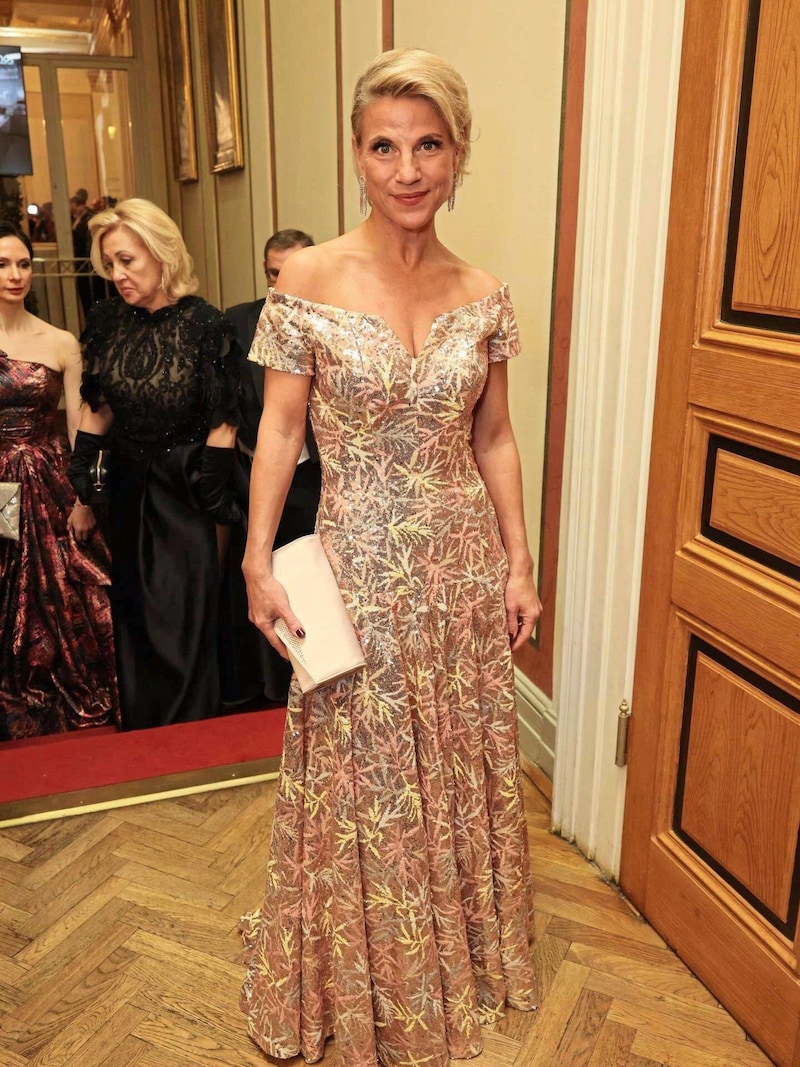 Kristina Sprenger trug eine Robe von Thang de Hoo. (Bild: Tuma Alexander/Starpix)