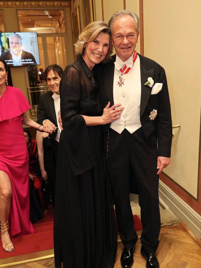 Zur späteren Stunde immer auf der Tanzfläche zu sehen: Top-Banker Andreas Treichl und Desirée ...