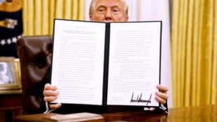 Trump unterzeichnete seit seinem Amtsantritt eine Reihe sogenannter Executive Orders.