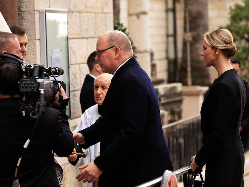 Albert and harlène funeral service (Bild: APA/AFP/Valery HACHE)