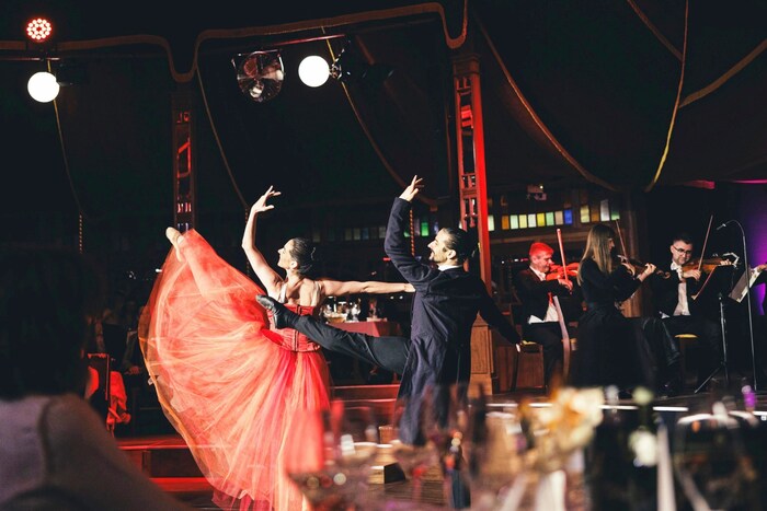 Enjoy world-famous melodies by Johann Strauss in the Prater.