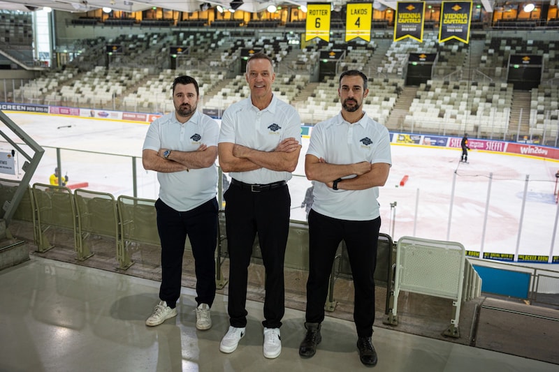 The Caps coaching staff: Fabian Scholz, Gerry Fleming, Bernhard Starkbaum (from left). (Bild: spusu Vienna Capitals/Aaron Margotti)